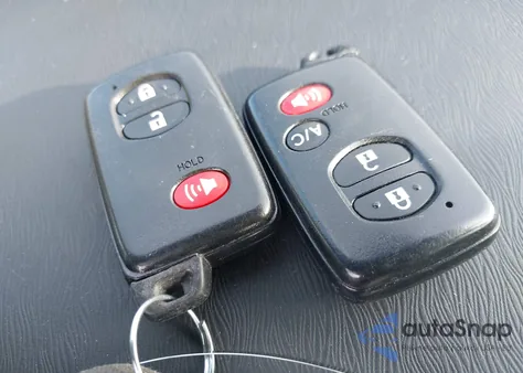 2013 Toyota Prius Two z USA, uszkodzony, nr VIN JTDKN3DU7D1643566